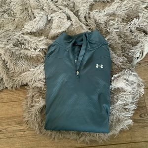 Under Armour semi fitted heat gear